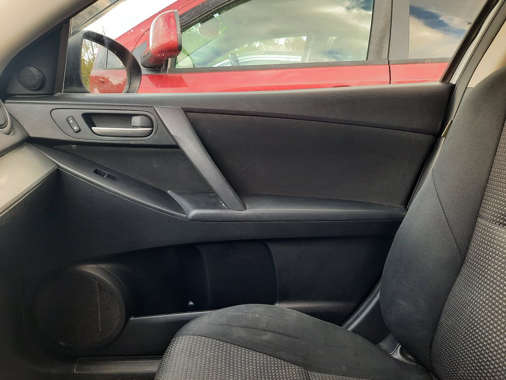 2013 Mazda 3 GX in Hebbville, Nova Scotia - 20 - w1024h768px