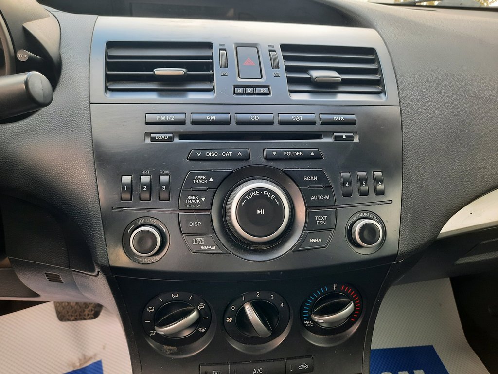 2013 Mazda 3 GX in Hebbville, Nova Scotia - 15 - w1024h768px