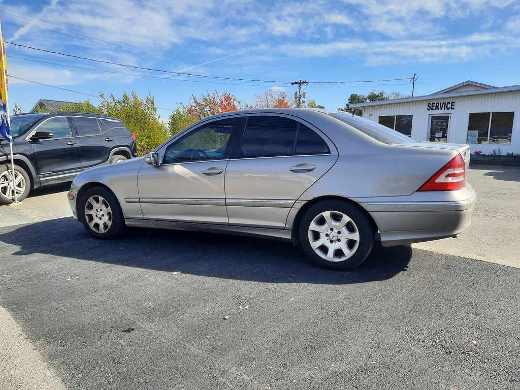 2006 Mercedes-Benz C-Class 3.5L in Hebbville, Nova Scotia - 7 - w1024h768px