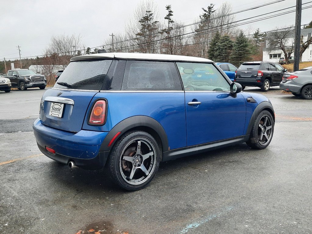 2007 MINI Cooper Classic in Hebbville, Nova Scotia - 4 - w1024h768px