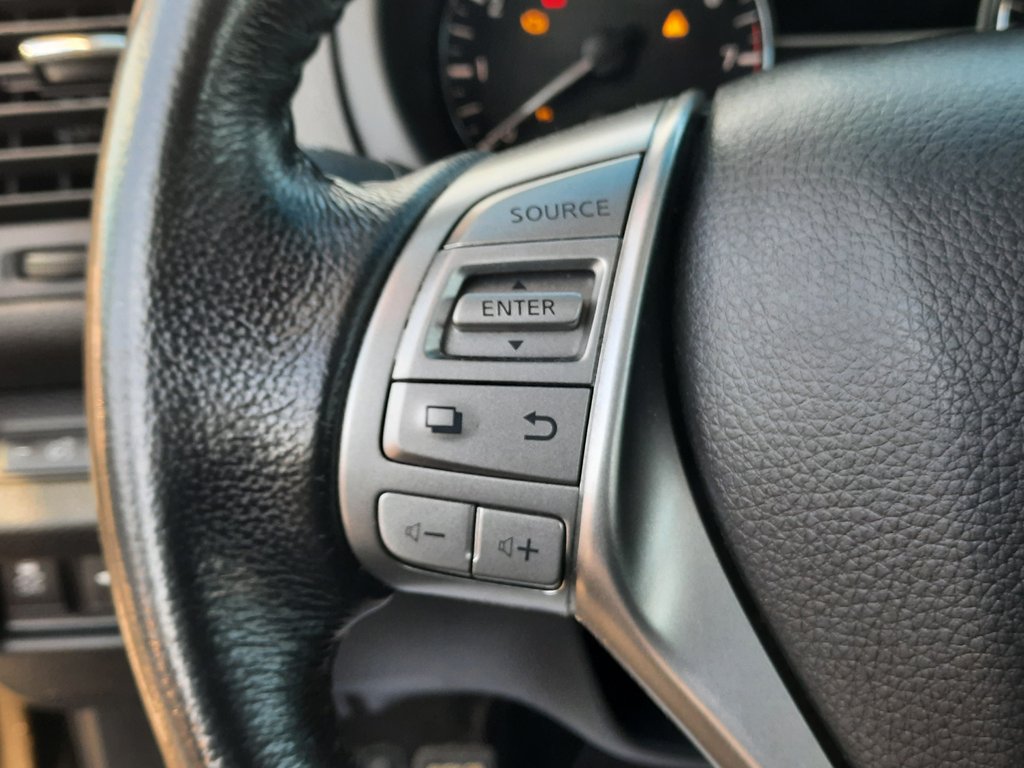 2015 Nissan Altima 2.5 in Hebbville, Nova Scotia - 11 - w1024h768px