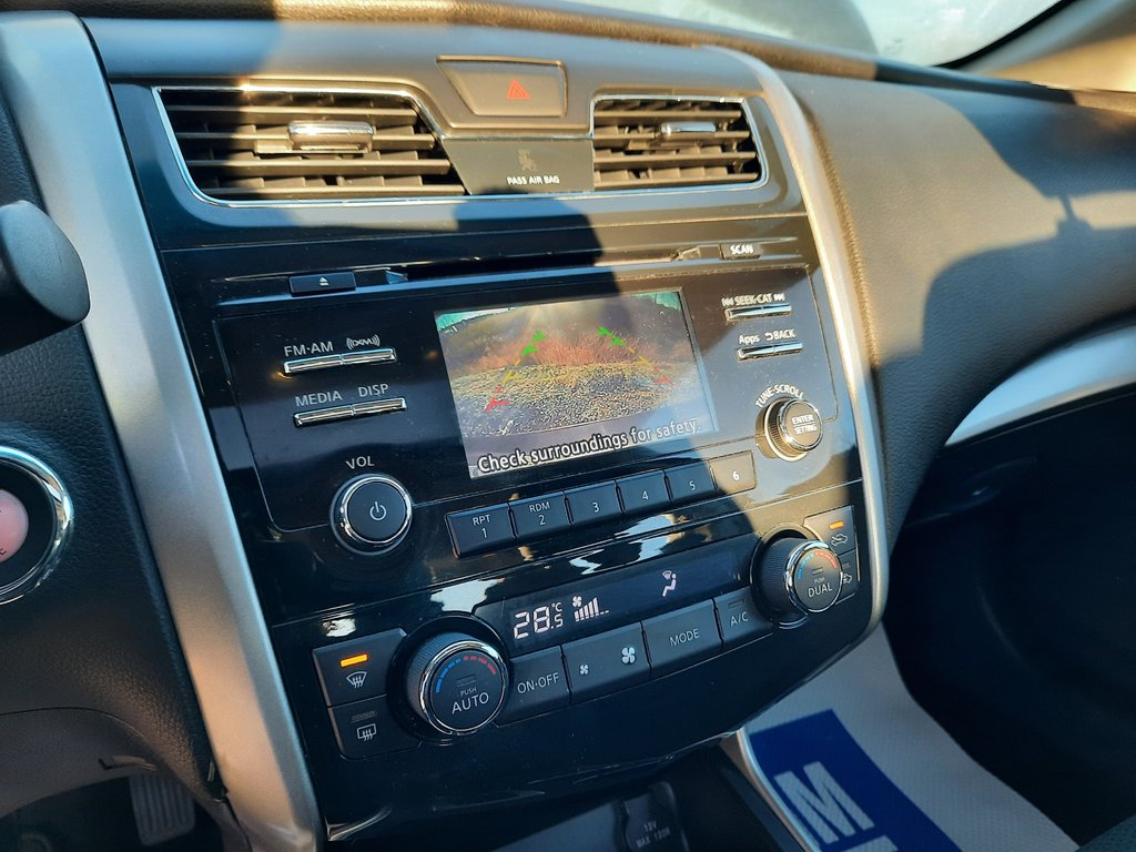 2015 Nissan Altima 2.5 in Hebbville, Nova Scotia - 16 - w1024h768px