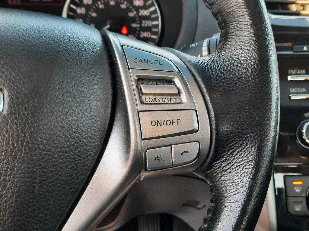 2015 Nissan Altima 2.5 in Hebbville, Nova Scotia - 12 - w1024h768px