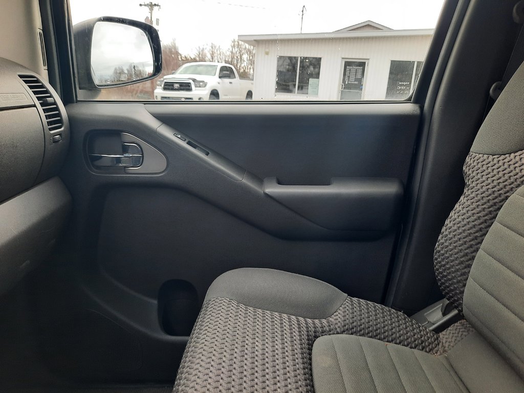 2006 Nissan Frontier SE in Hebbville, Nova Scotia - 18 - w1024h768px