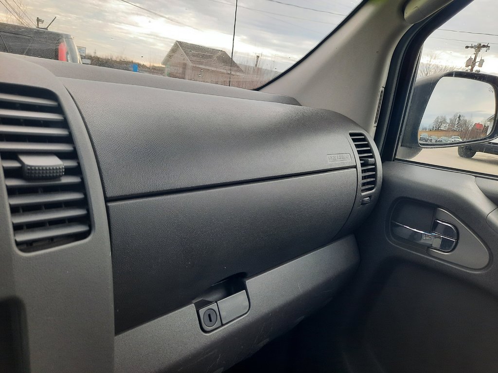 2006 Nissan Frontier SE in Hebbville, Nova Scotia - 17 - w1024h768px