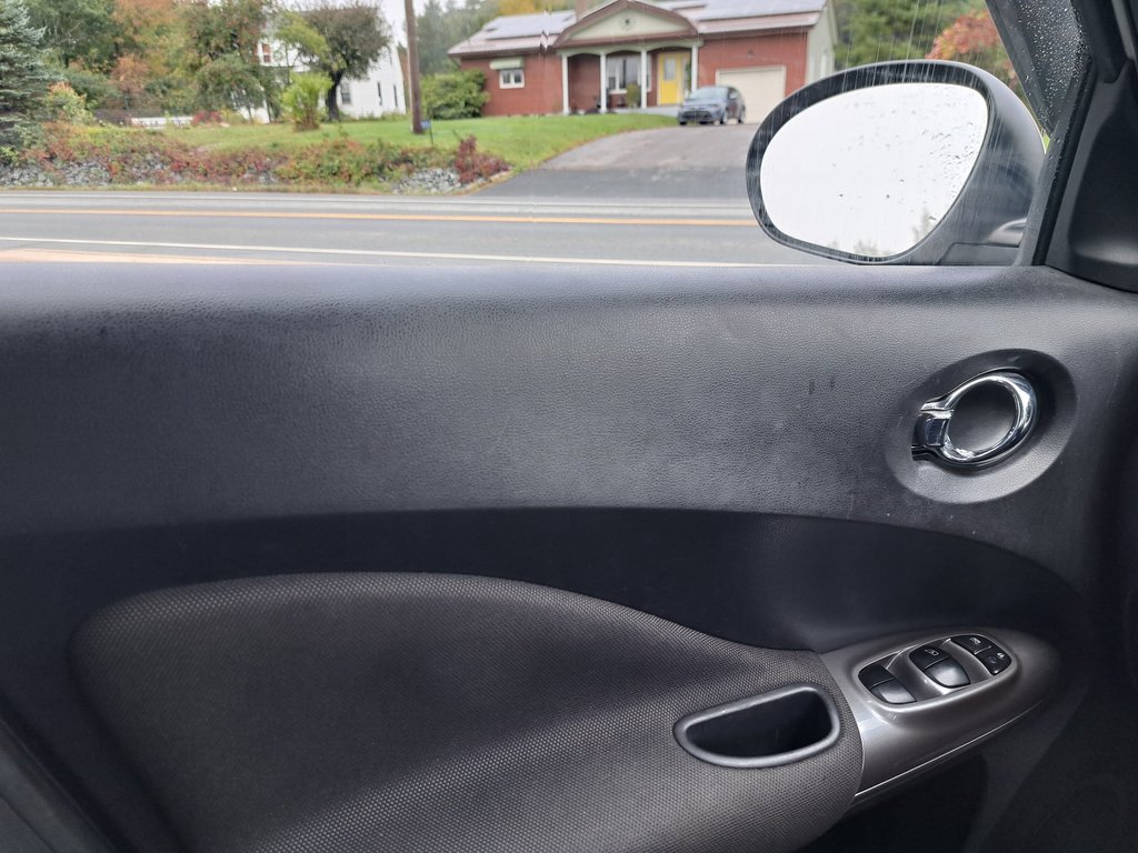 2012 Nissan JUKE SV in Hebbville, Nova Scotia - 10 - w1024h768px