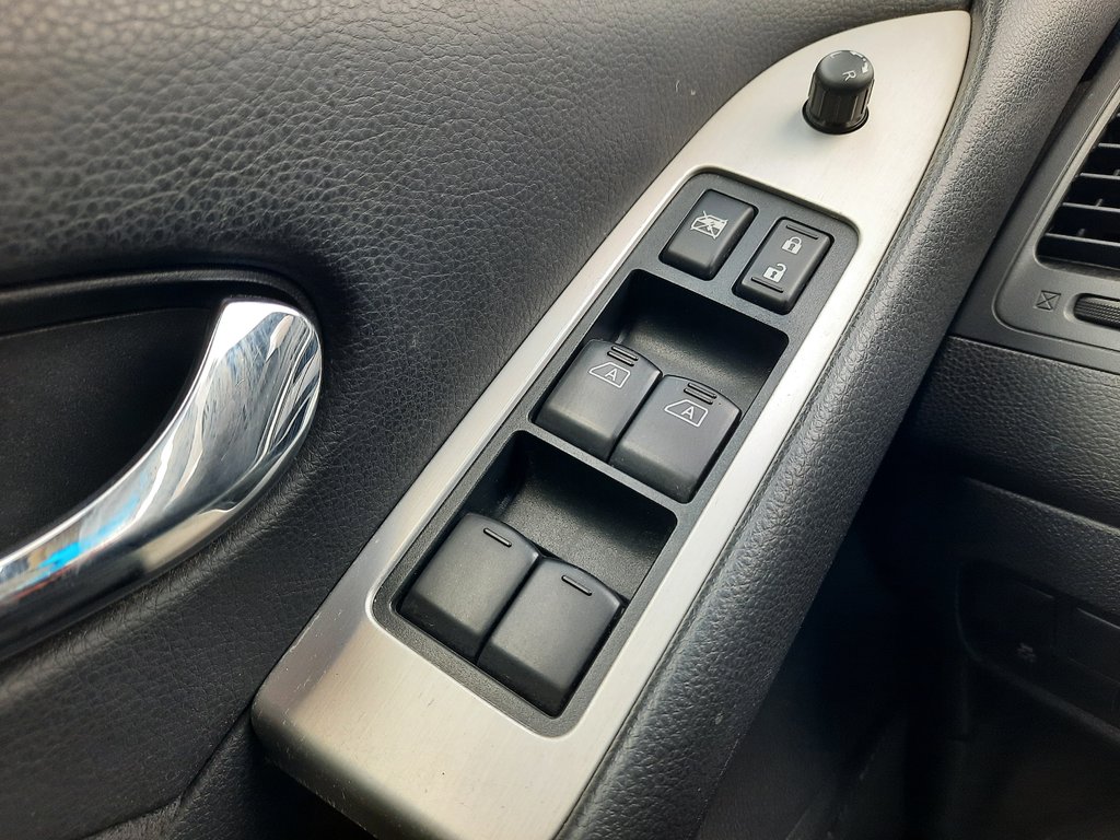 2012 Nissan Murano SV in Hebbville, Nova Scotia - 11 - w1024h768px