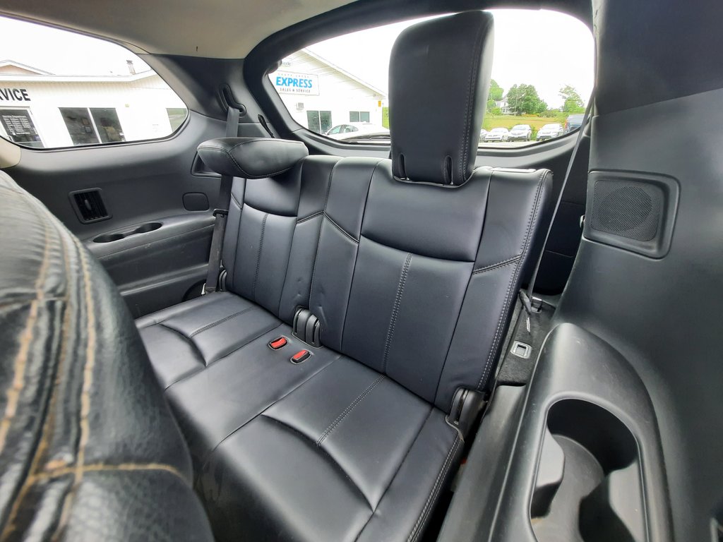 2018 Nissan Pathfinder SL Premium in Hebbville, Nova Scotia - 28 - w1024h768px