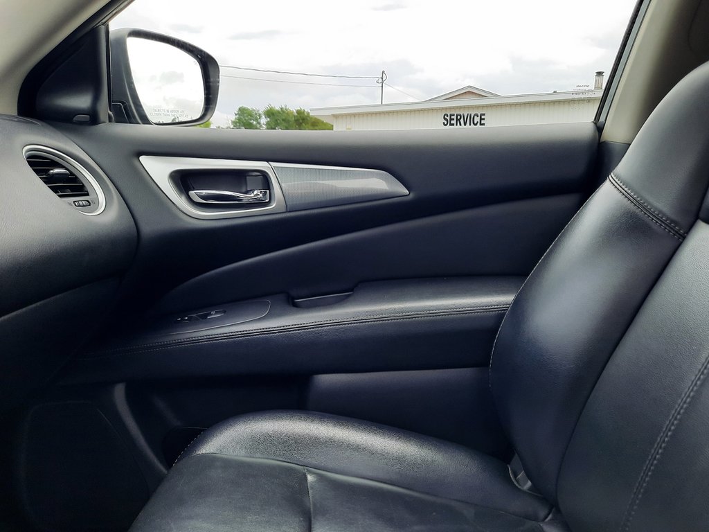 2018 Nissan Pathfinder SL Premium in Hebbville, Nova Scotia - 25 - w1024h768px