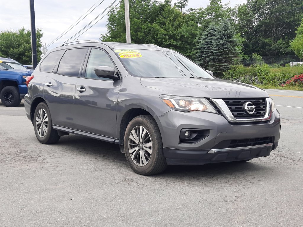 2018 Nissan Pathfinder SL Premium in Hebbville, Nova Scotia - 4 - w1024h768px