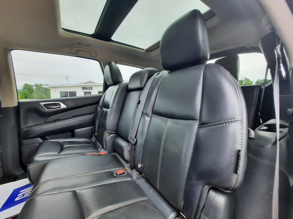 2018 Nissan Pathfinder SL Premium in Hebbville, Nova Scotia - 29 - w1024h768px