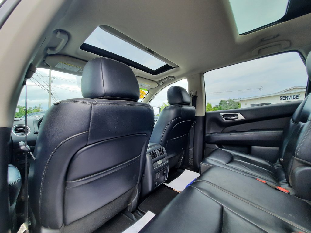 2018 Nissan Pathfinder SL Premium in Hebbville, Nova Scotia - 31 - w1024h768px