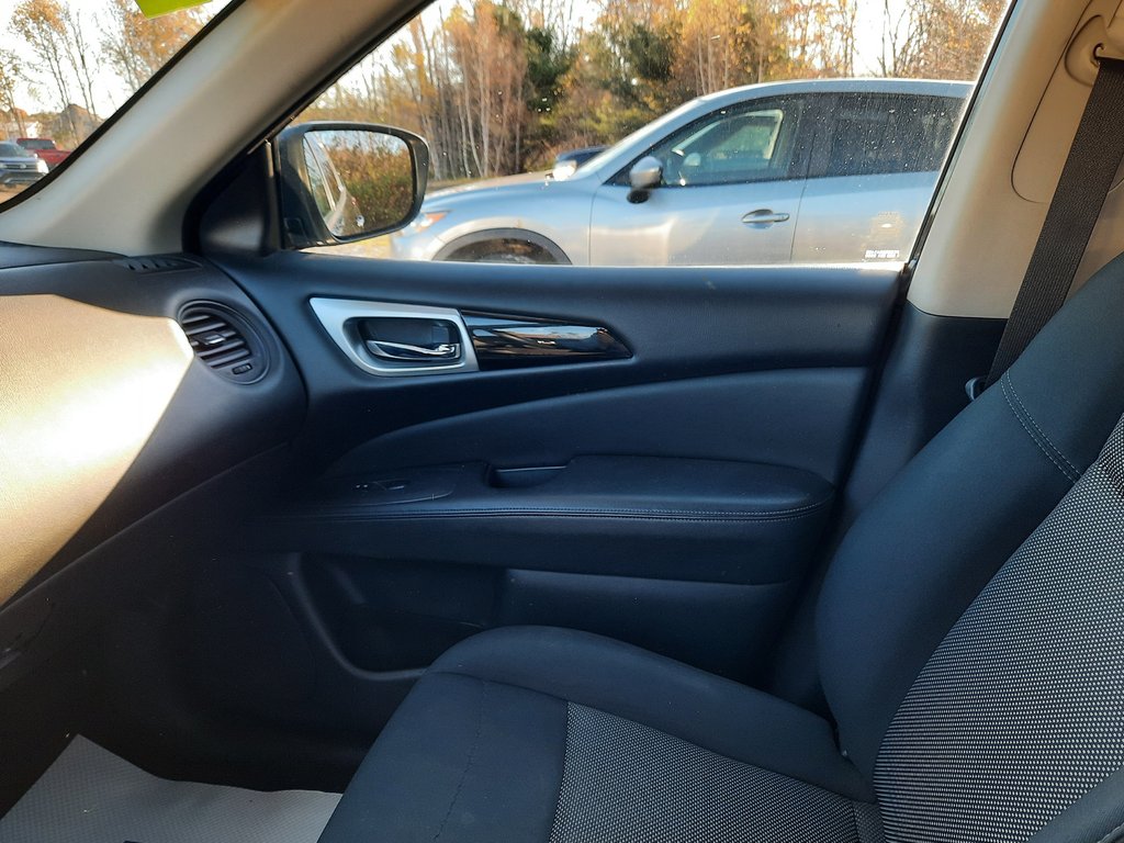 2018 Nissan Pathfinder S in Hebbville, Nova Scotia - 23 - w1024h768px