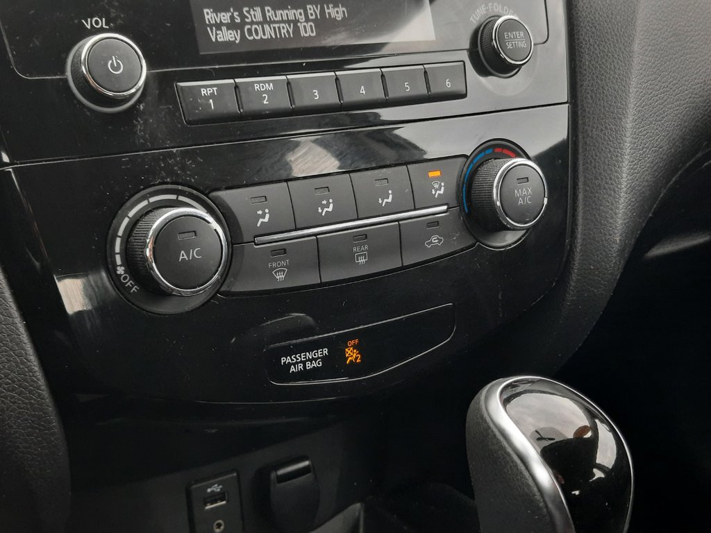 2017 Nissan Qashqai S in Hebbville, Nova Scotia - 18 - w1024h768px