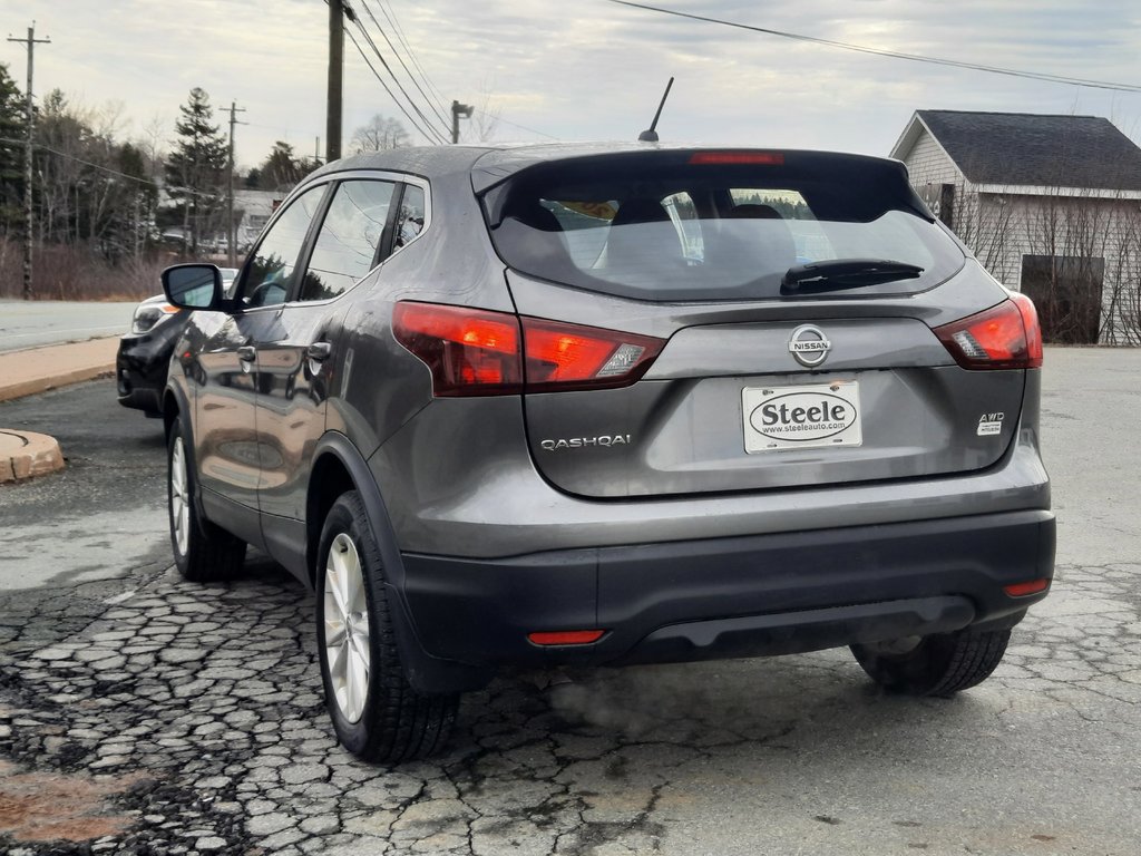 2017 Nissan Qashqai S in Hebbville, Nova Scotia - 8 - w1024h768px