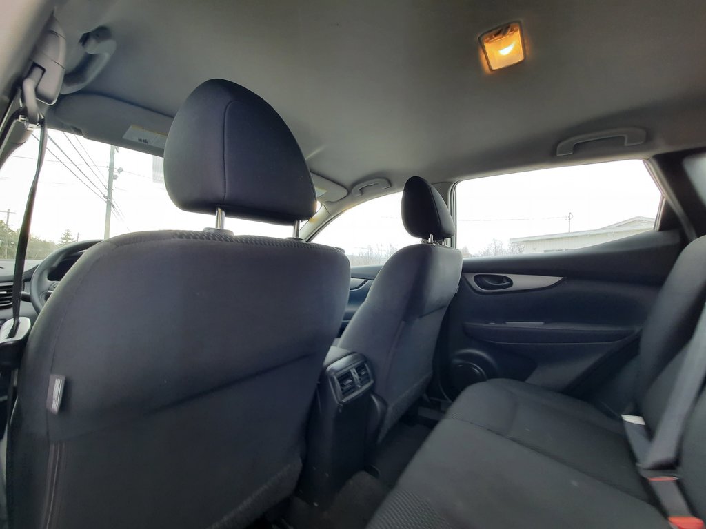 2017 Nissan Qashqai S in Hebbville, Nova Scotia - 27 - w1024h768px