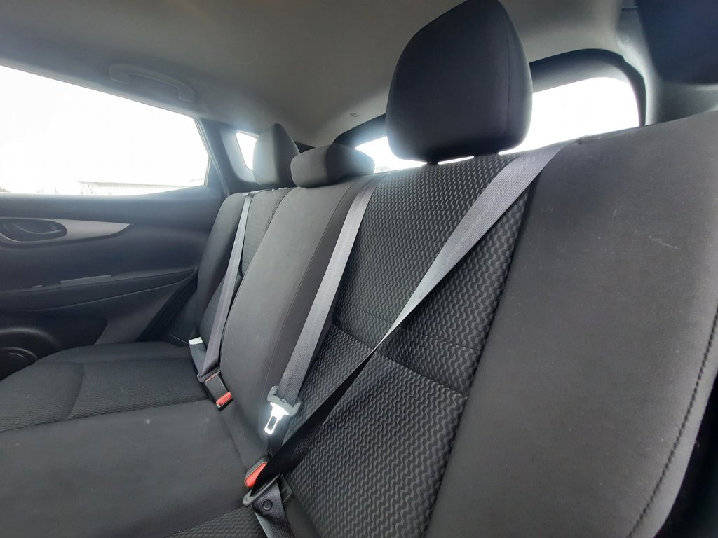 2017 Nissan Qashqai S in Hebbville, Nova Scotia - 25 - w1024h768px