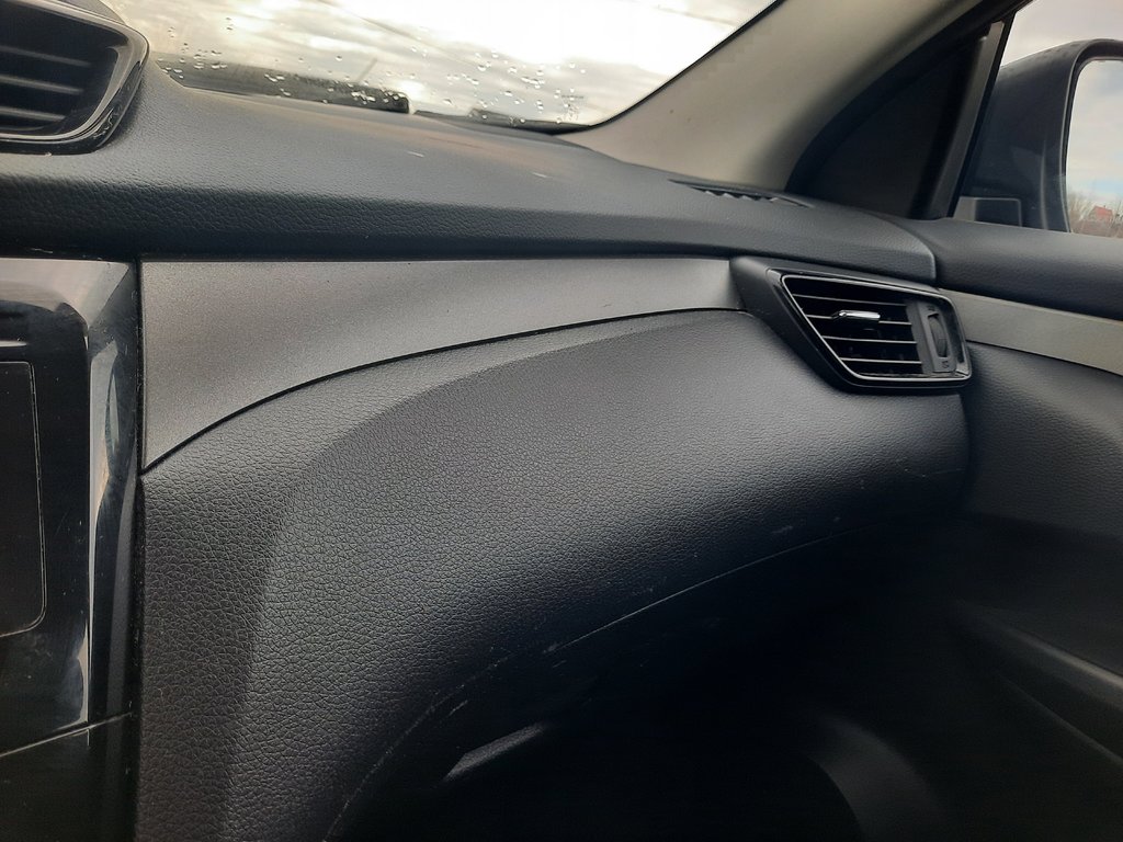 2017 Nissan Qashqai S in Hebbville, Nova Scotia - 21 - w1024h768px
