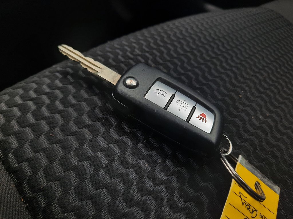 2017 Nissan Qashqai S in Hebbville, Nova Scotia - 29 - w1024h768px