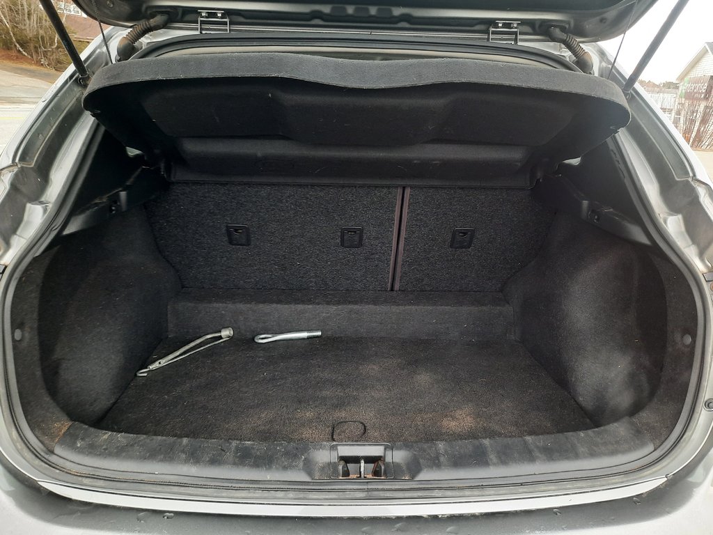 2017 Nissan Qashqai S in Hebbville, Nova Scotia - 9 - w1024h768px