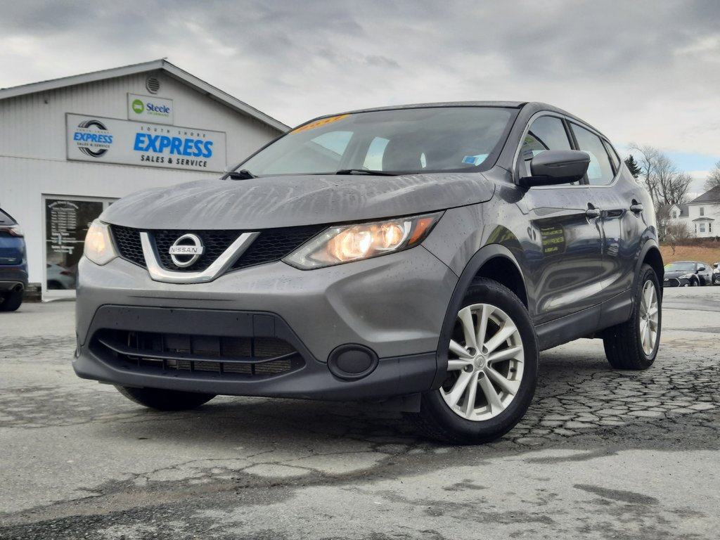 2017 Nissan Qashqai S in Hebbville, Nova Scotia - 1 - w1024h768px