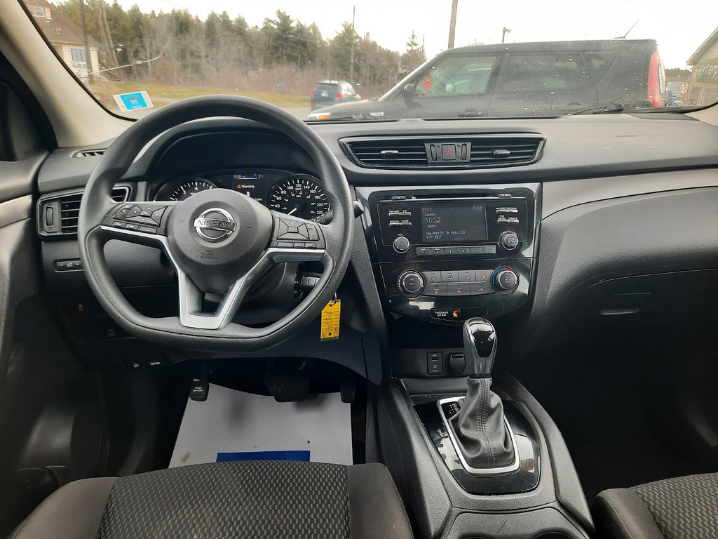 2017 Nissan Qashqai S in Hebbville, Nova Scotia - 28 - w1024h768px