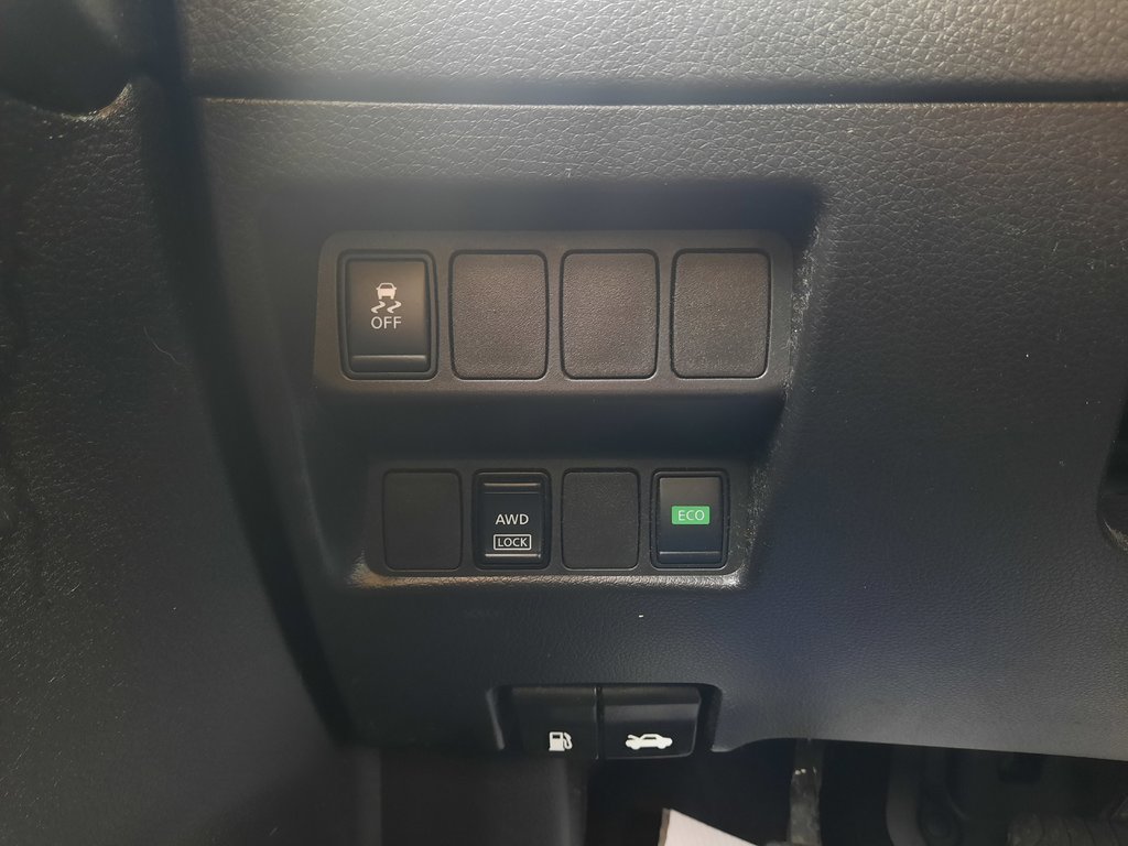 2017 Nissan Qashqai S in Hebbville, Nova Scotia - 11 - w1024h768px