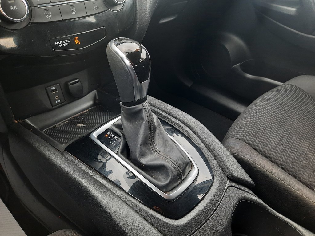 2017 Nissan Qashqai S in Hebbville, Nova Scotia - 19 - w1024h768px