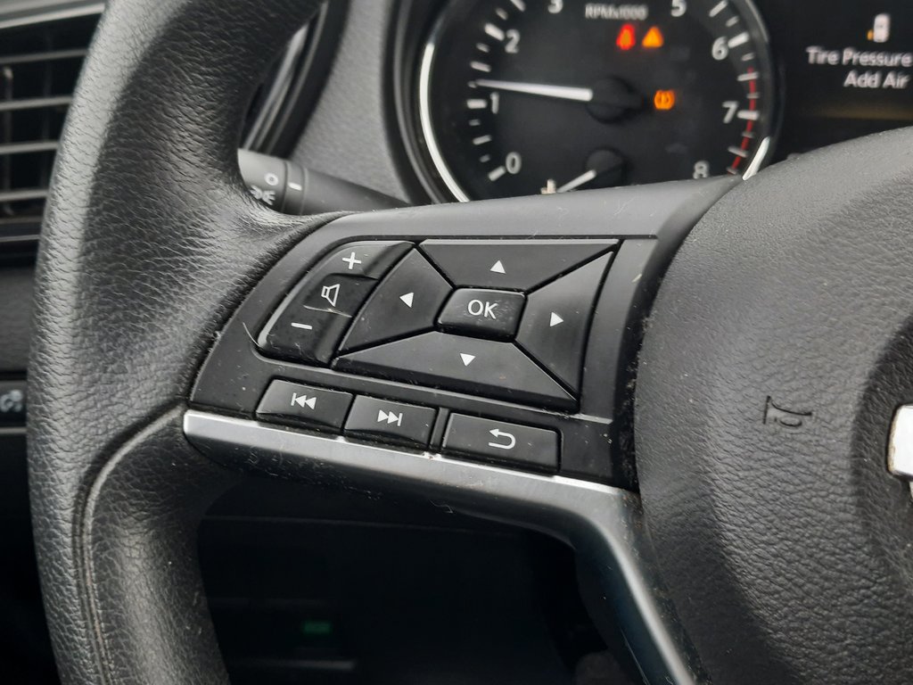 2017 Nissan Qashqai S in Hebbville, Nova Scotia - 12 - w1024h768px