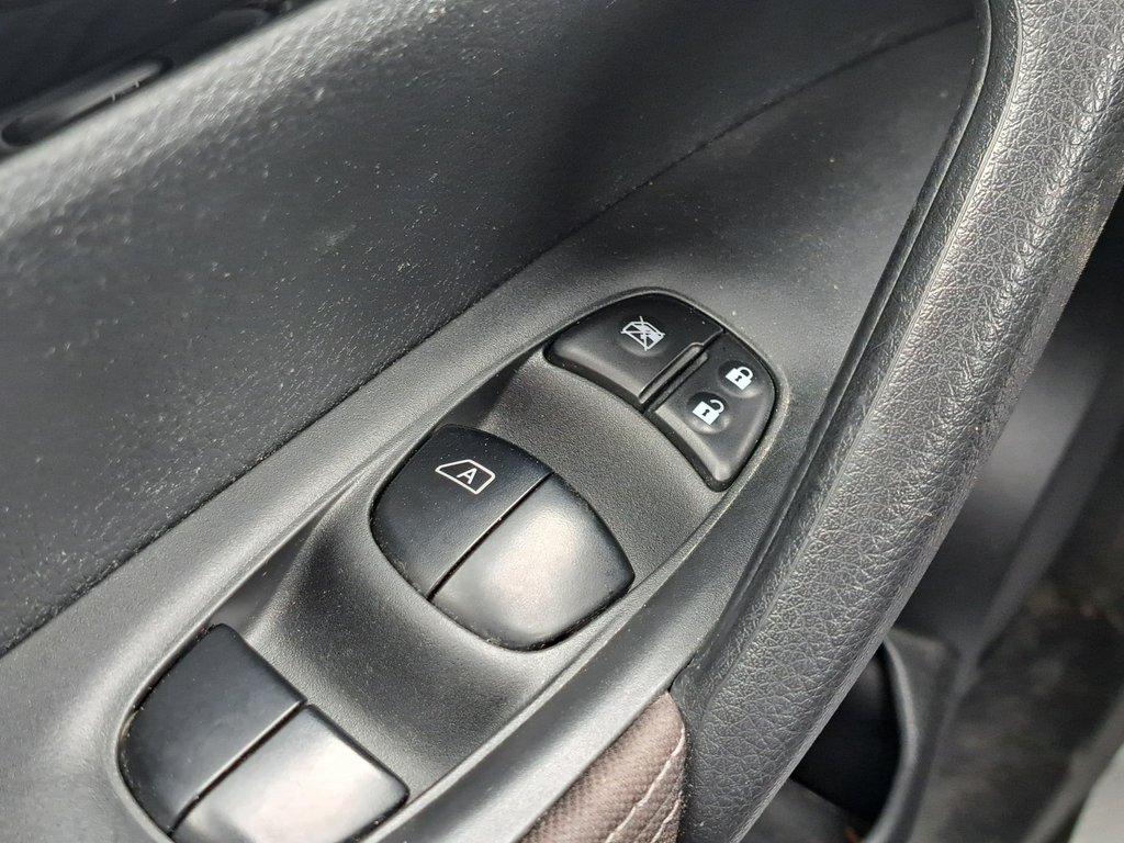 2018 Nissan Qashqai SV in Hebbville, Nova Scotia - 10 - w1024h768px