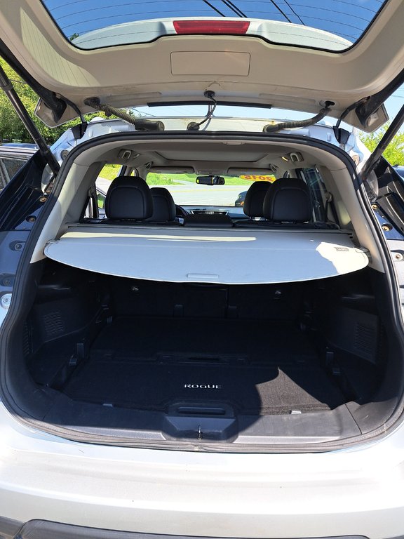 2015 Nissan Rogue SL in Hebbville, Nova Scotia - 13 - w1024h768px