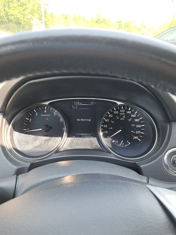 2015 Nissan Rogue SL in Hebbville, Nova Scotia - 16 - w1024h768px