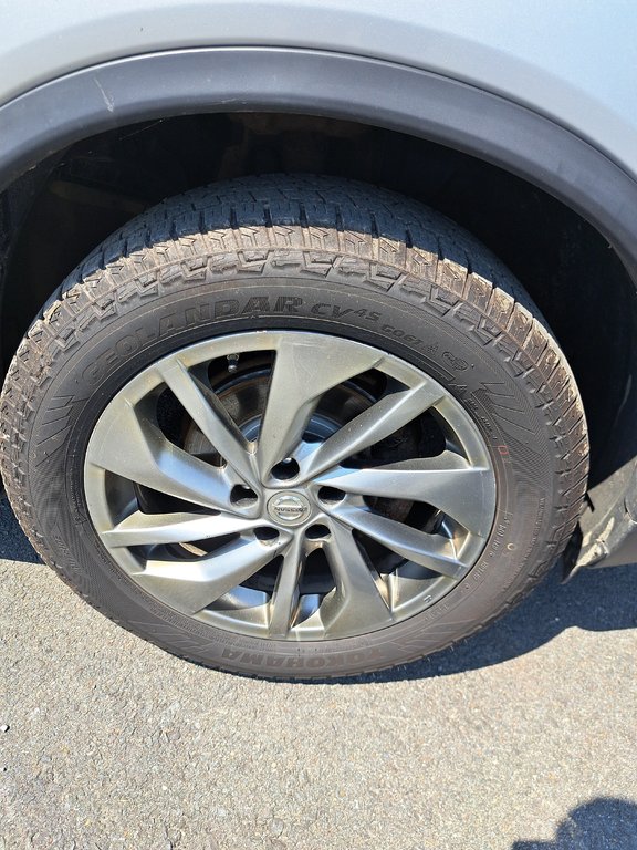 2015 Nissan Rogue SL in Hebbville, Nova Scotia - 9 - w1024h768px