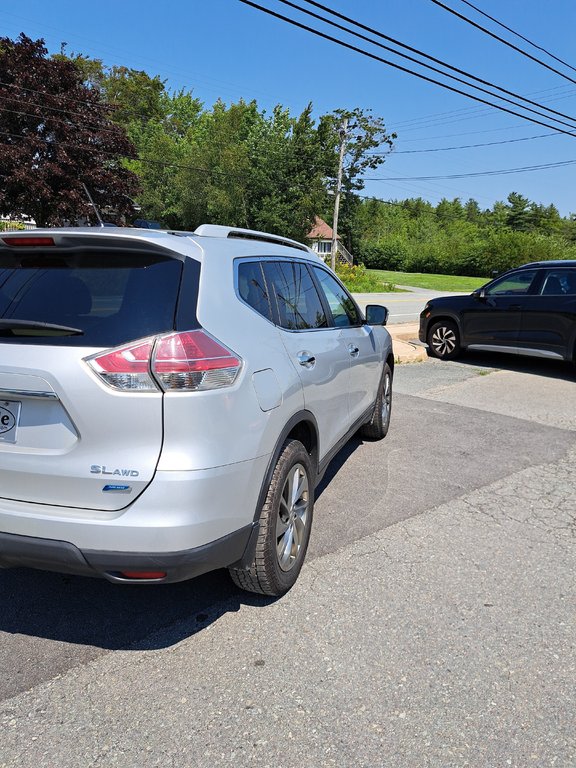 2015 Nissan Rogue SL in Hebbville, Nova Scotia - 7 - w1024h768px
