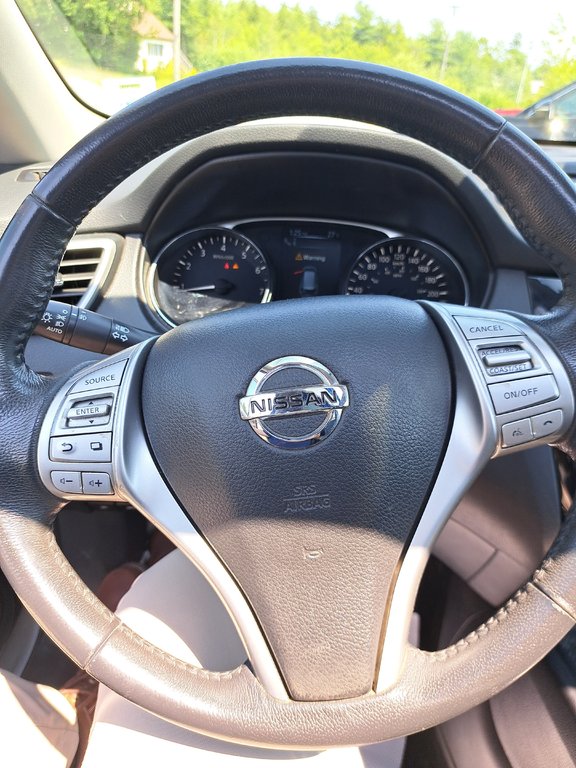 2015 Nissan Rogue SL in Hebbville, Nova Scotia - 19 - w1024h768px