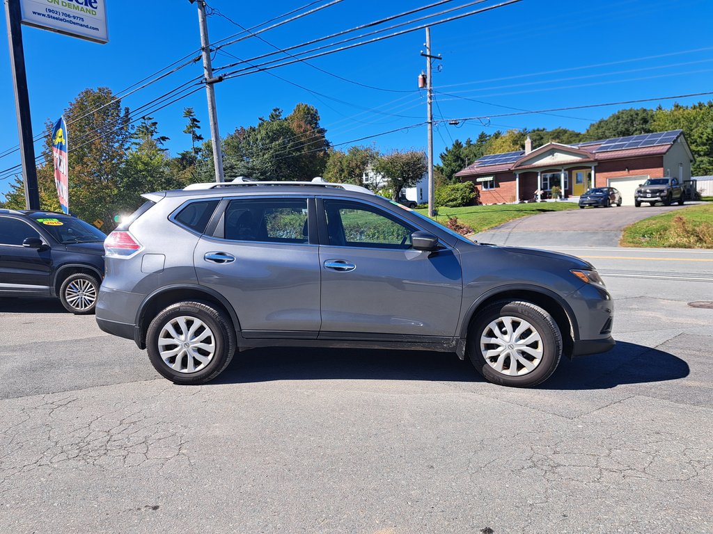 2015 Nissan Rogue S in Hebbville, Nova Scotia - 7 - w1024h768px