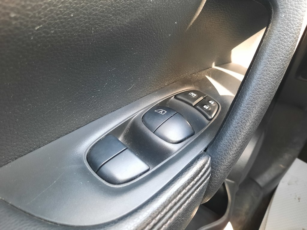 2016 Nissan Rogue SV in Hebbville, Nova Scotia - 12 - w1024h768px