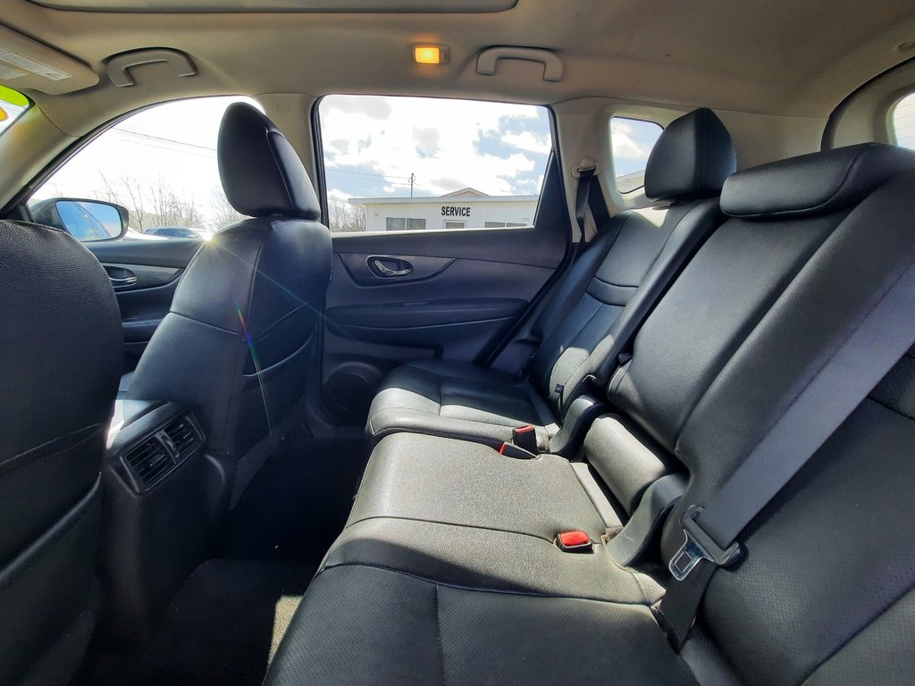 2016 Nissan Rogue SV in Hebbville, Nova Scotia - 27 - w1024h768px
