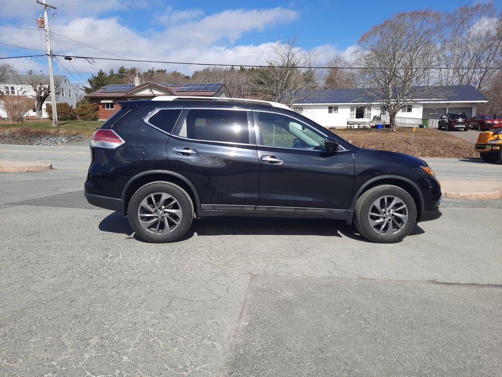 2016 Nissan Rogue SV in Hebbville, Nova Scotia - 6 - w1024h768px