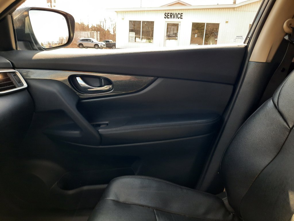 2016 Nissan Rogue SV in Hebbville, Nova Scotia - 23 - w1024h768px