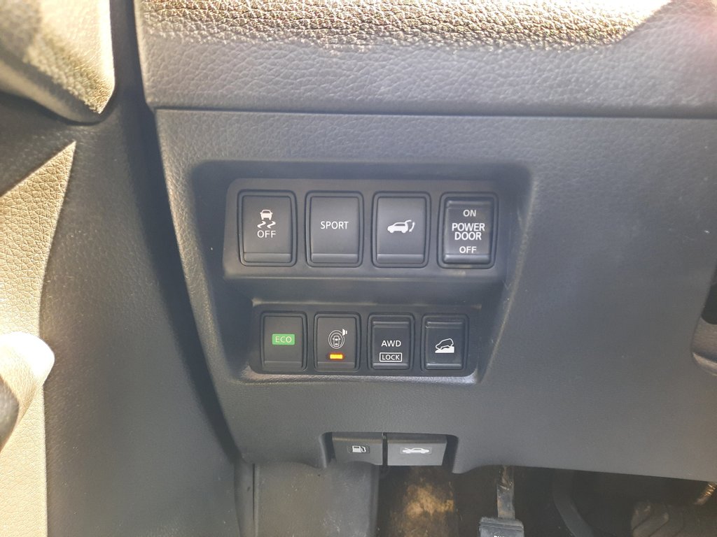 2016 Nissan Rogue SV in Hebbville, Nova Scotia - 13 - w1024h768px