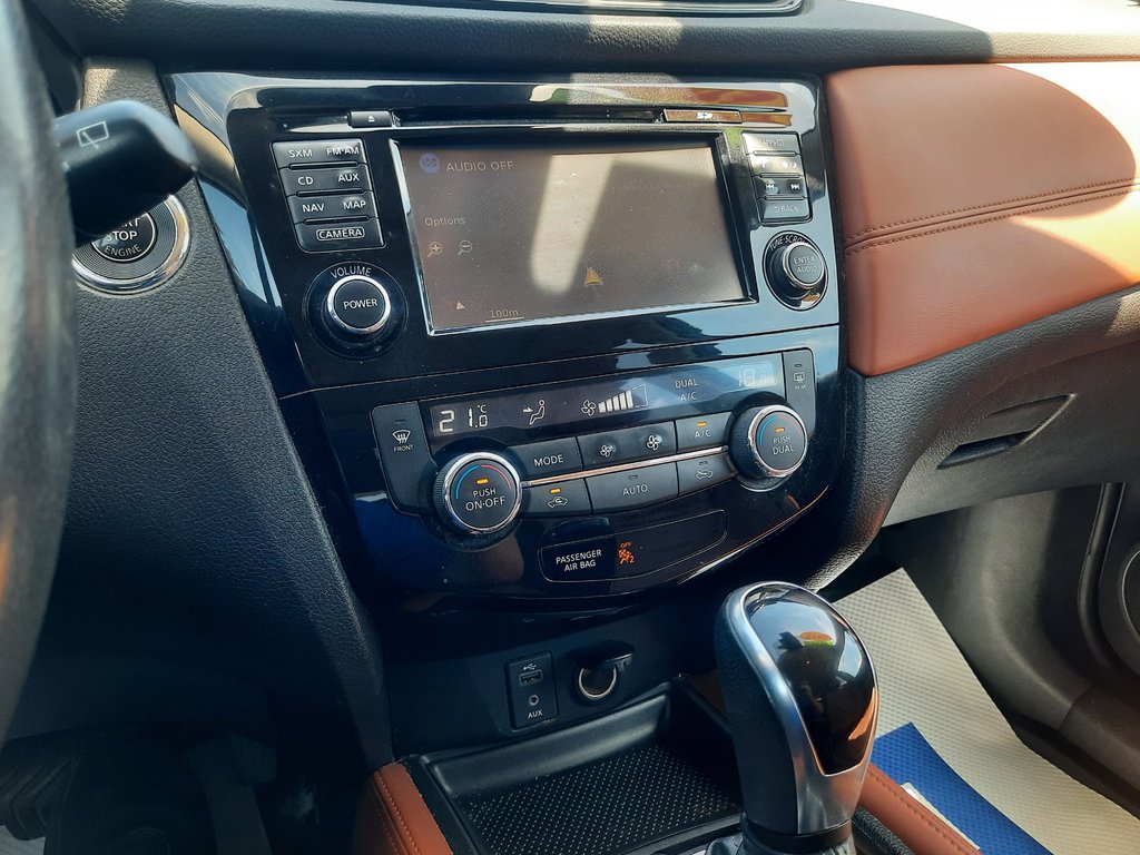 2017 Nissan Rogue SL Platinum in Hebbville, Nova Scotia - 18 - w1024h768px
