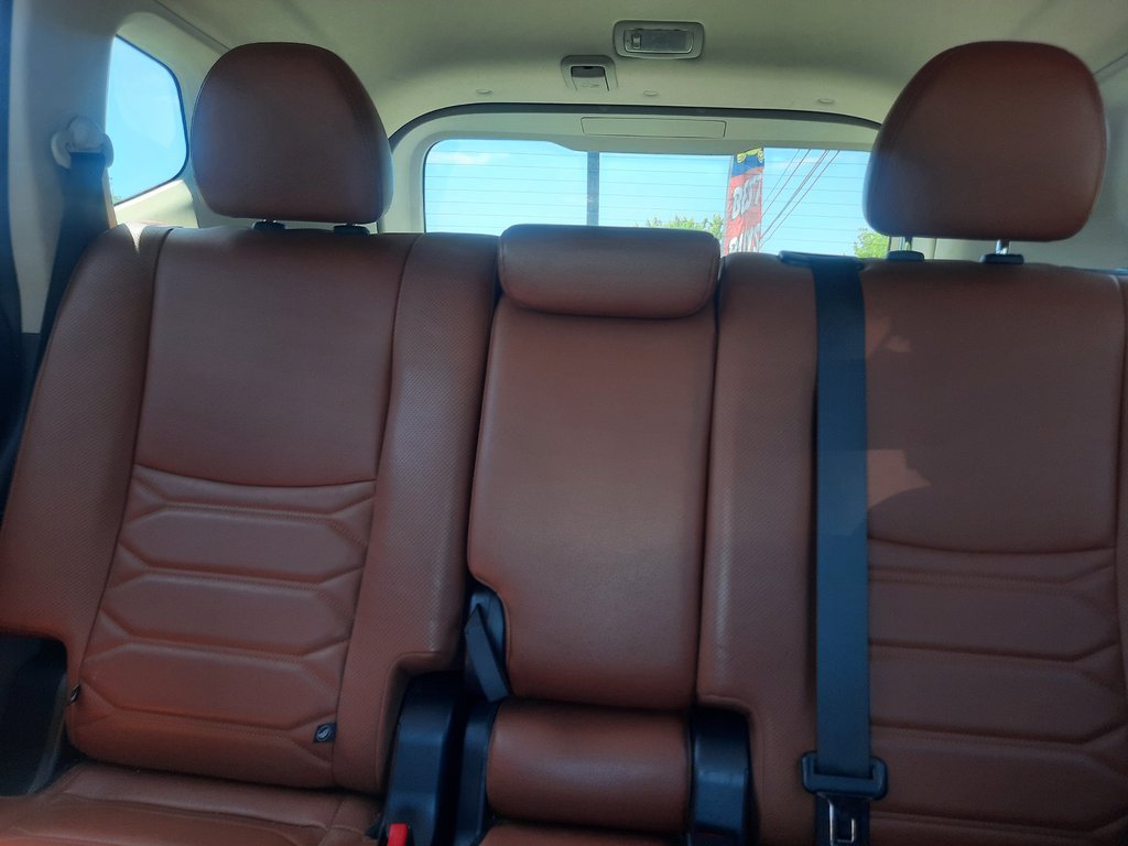 2017 Nissan Rogue SL Platinum in Hebbville, Nova Scotia - 25 - w1024h768px