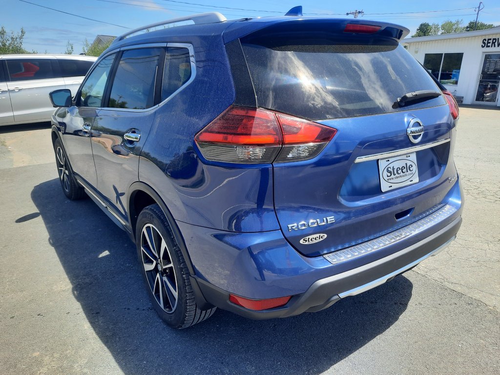 2017 Nissan Rogue SL Platinum in Hebbville, Nova Scotia - 9 - w1024h768px