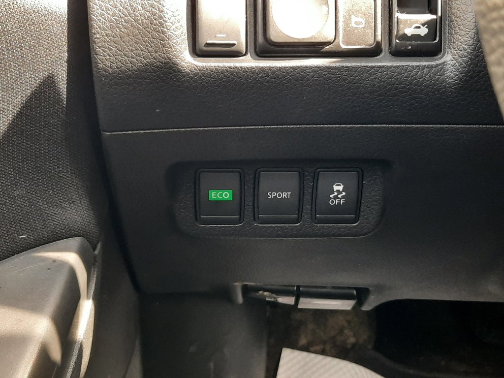 2015 Nissan Sentra SV in Hebbville, Nova Scotia - 11 - w1024h768px