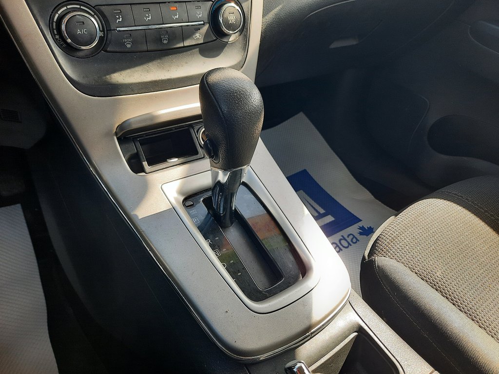 2015 Nissan Sentra SV in Hebbville, Nova Scotia - 18 - w1024h768px