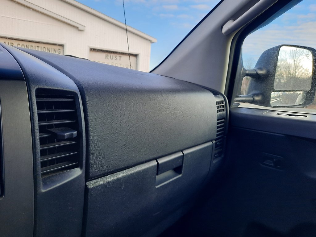 2011 Nissan Titan SV in Hebbville, Nova Scotia - 18 - w1024h768px