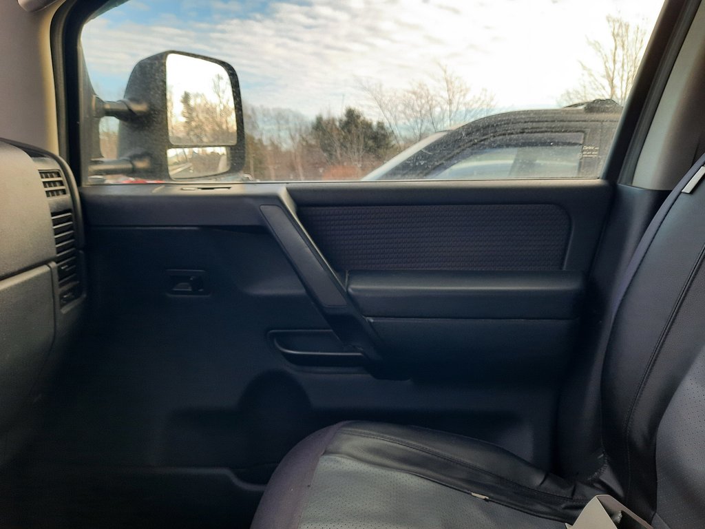 2011 Nissan Titan SV in Hebbville, Nova Scotia - 19 - w1024h768px