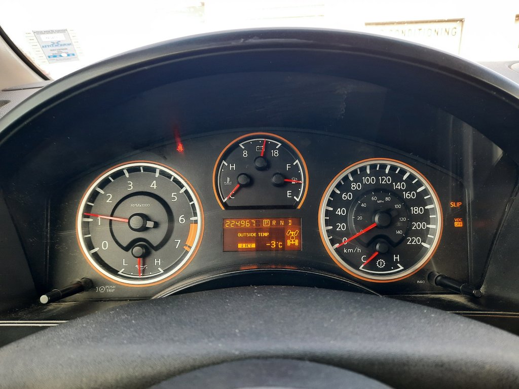 2011 Nissan Titan SV in Hebbville, Nova Scotia - 13 - w1024h768px
