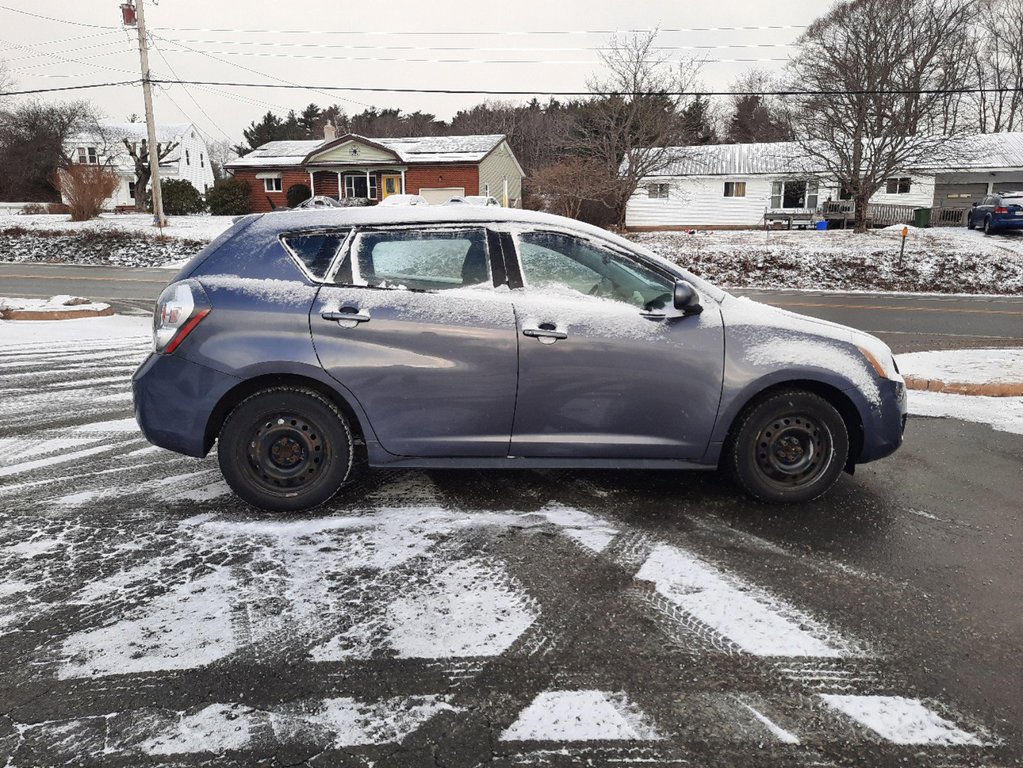 2010 Pontiac Vibe Base in Hebbville, Nova Scotia - 4 - w1024h768px